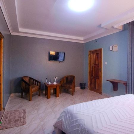 Juniper Park Resort Nyahururu Екстер'єр фото