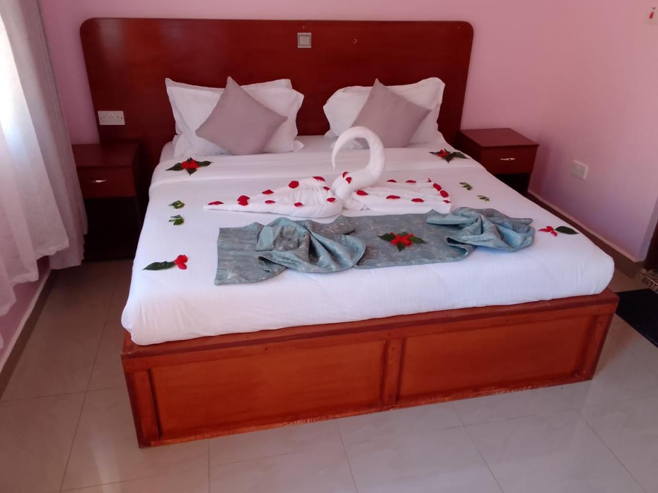 Juniper Park Resort Nyahururu Екстер'єр фото